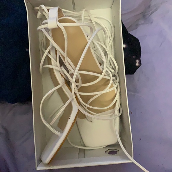 Beautiful white heels for date night. - Picture 1 of 1